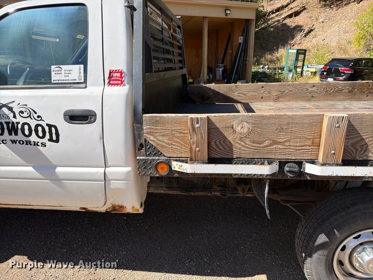 image for item FM7651 2002 Dodge Ram 2500 flatbed pickup truck