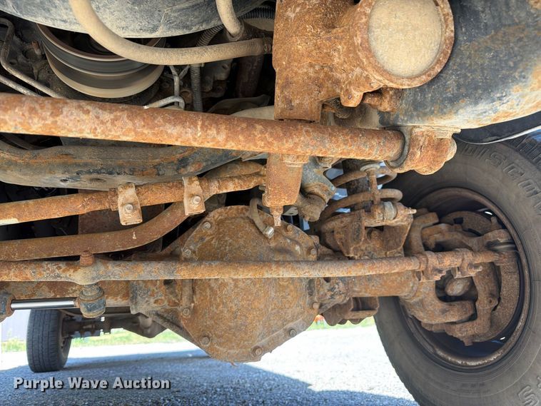 image for item FM7651 2002 Dodge Ram 2500 flatbed pickup truck