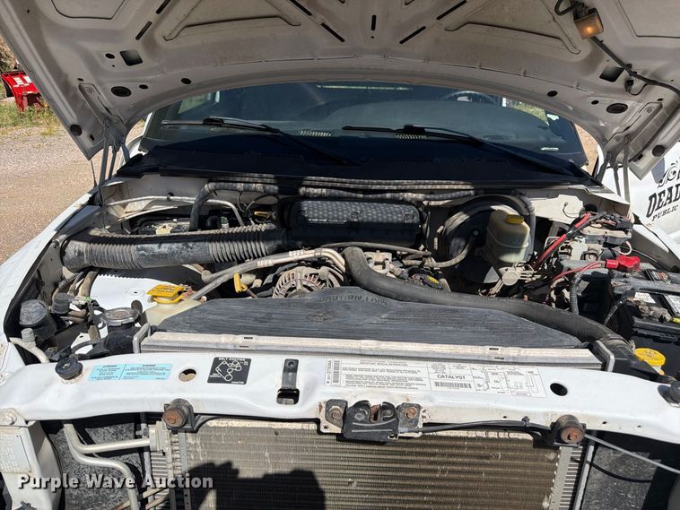 image for item FM7651 2002 Dodge Ram 2500 flatbed pickup truck