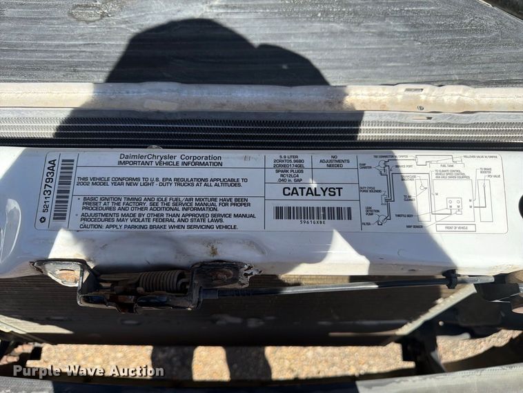 image for item FM7651 2002 Dodge Ram 2500 flatbed pickup truck