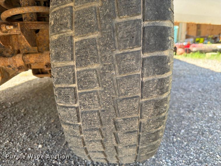 image for item FM7651 2002 Dodge Ram 2500 flatbed pickup truck