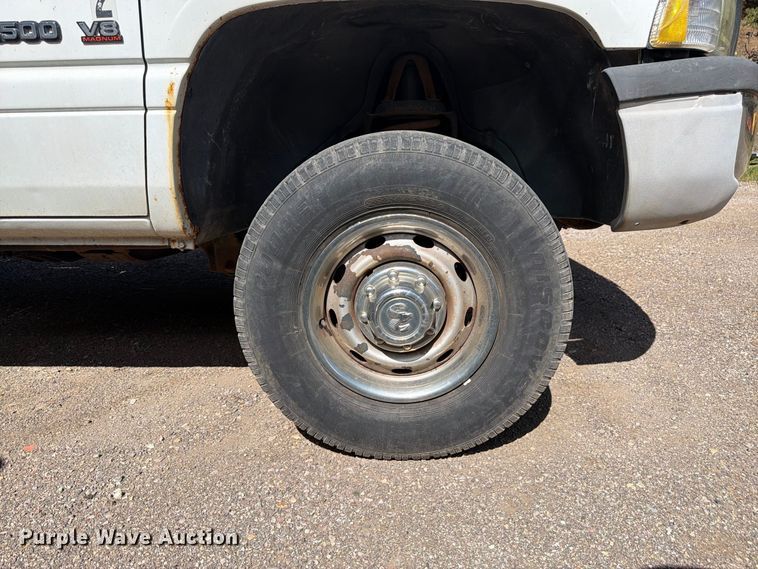 image for item FM7651 2002 Dodge Ram 2500 flatbed pickup truck