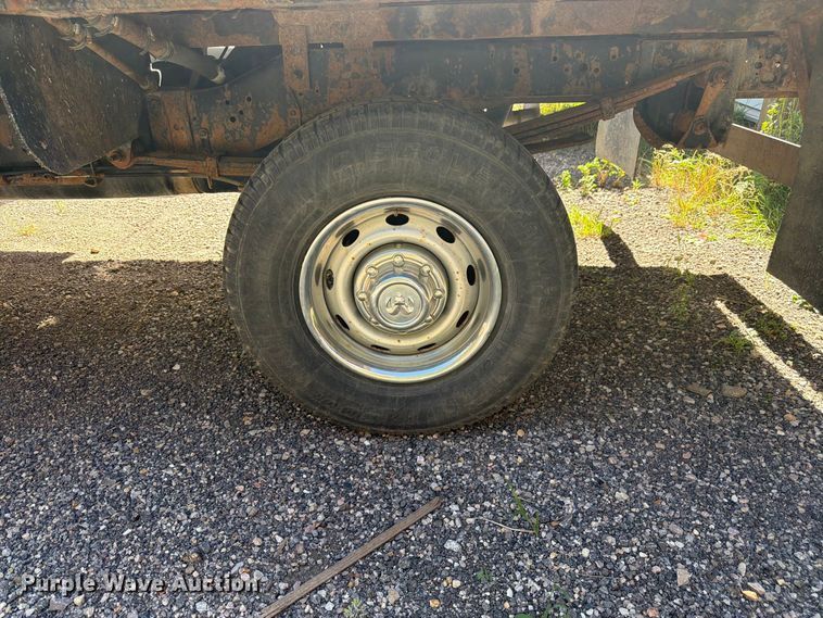 image for item FM7651 2002 Dodge Ram 2500 flatbed pickup truck