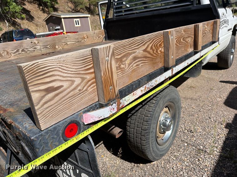 image for item FM7651 2002 Dodge Ram 2500 flatbed pickup truck
