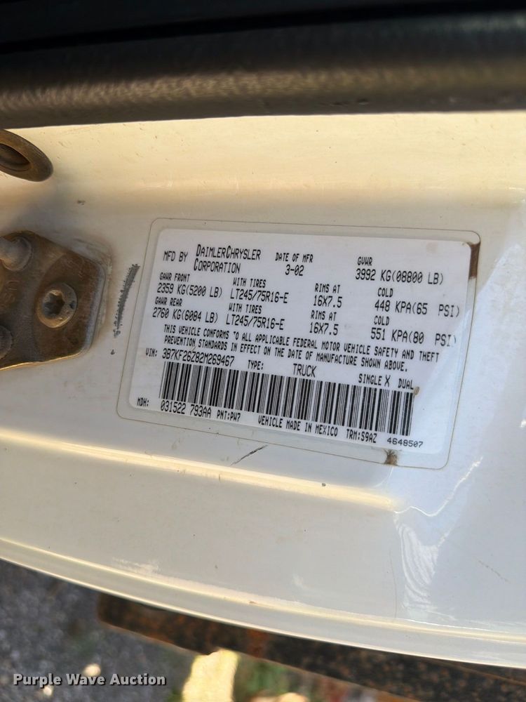 image for item FM7651 2002 Dodge Ram 2500 flatbed pickup truck