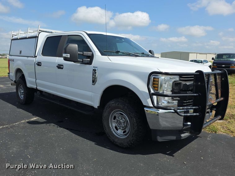 image for item FN1509 2019 Ford F350 Super Duty XL Crew Cab pickup truck