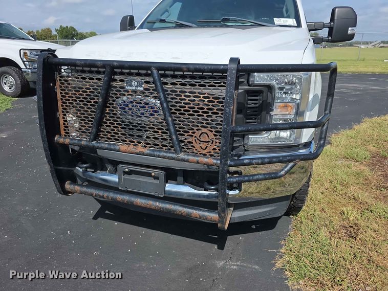 image for item FN1509 2019 Ford F350 Super Duty XL Crew Cab pickup truck