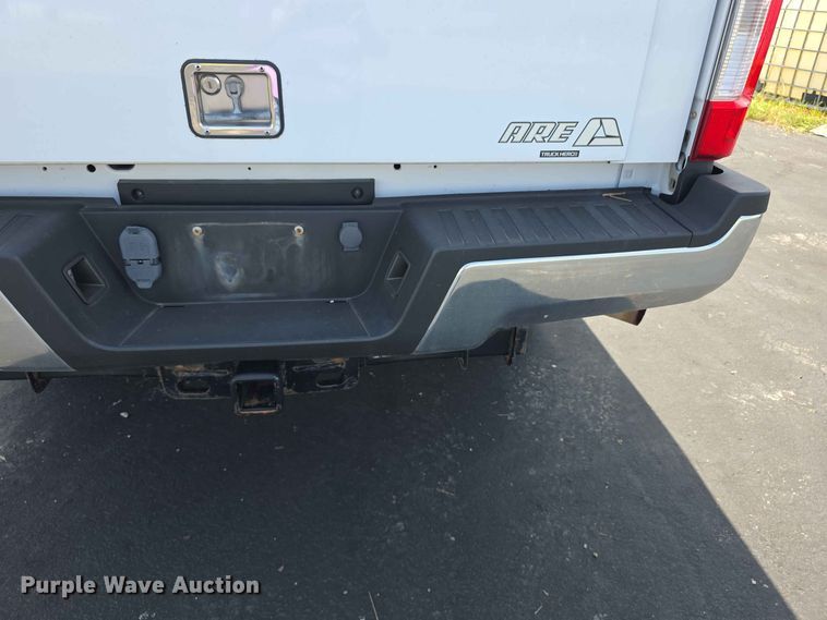 image for item FN1509 2019 Ford F350 Super Duty XL Crew Cab pickup truck