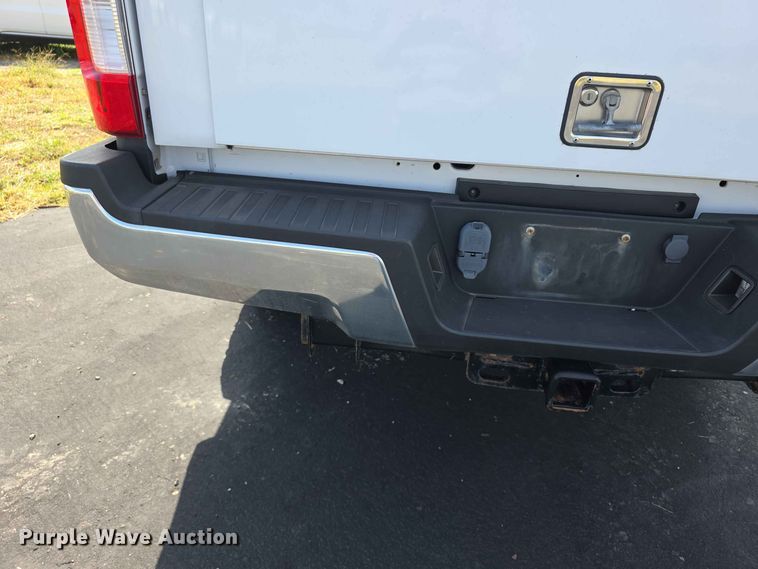 image for item FN1509 2019 Ford F350 Super Duty XL Crew Cab pickup truck