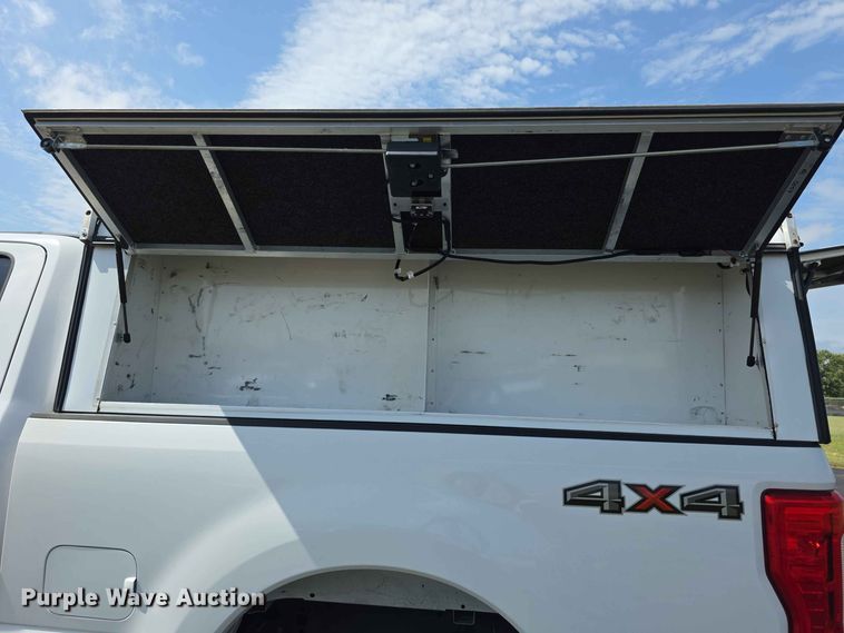 image for item FN1509 2019 Ford F350 Super Duty XL Crew Cab pickup truck