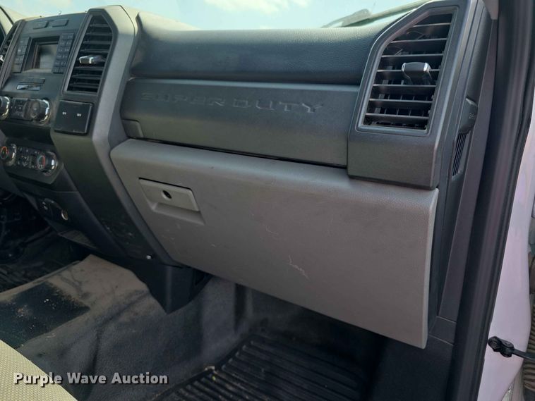 image for item FN1509 2019 Ford F350 Super Duty XL Crew Cab pickup truck