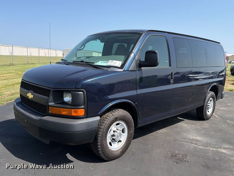 2013 Chevrolet Express G2500 van