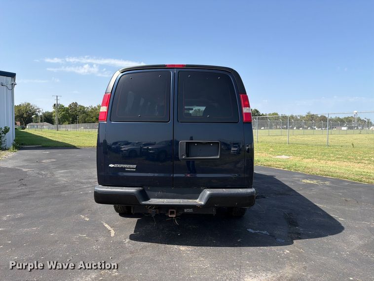 image for item FN1511 2013 Chevrolet Express G2500 van