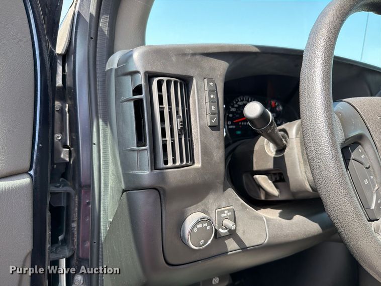 image for item FN1511 2013 Chevrolet Express G2500 van
