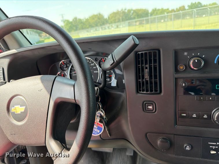 image for item FN1511 2013 Chevrolet Express G2500 van