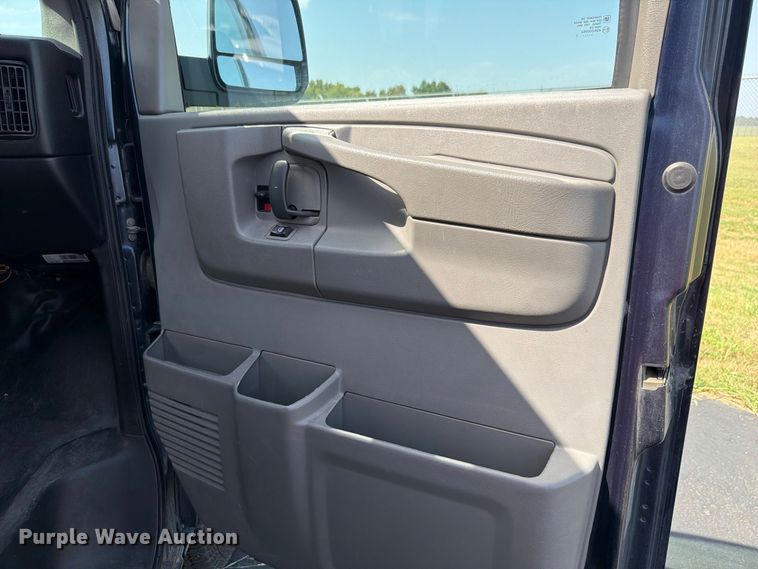 image for item FN1511 2013 Chevrolet Express G2500 van
