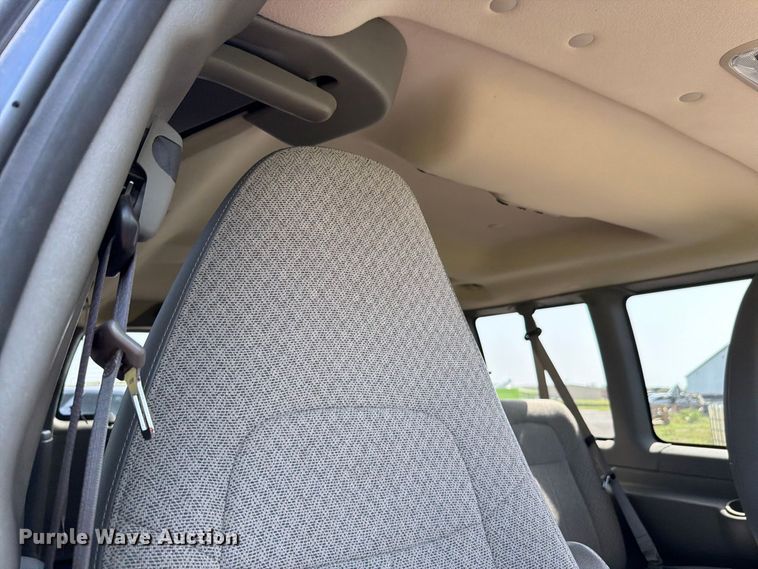 image for item FN1511 2013 Chevrolet Express G2500 van