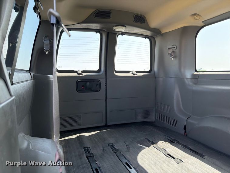 image for item FN1511 2013 Chevrolet Express G2500 van