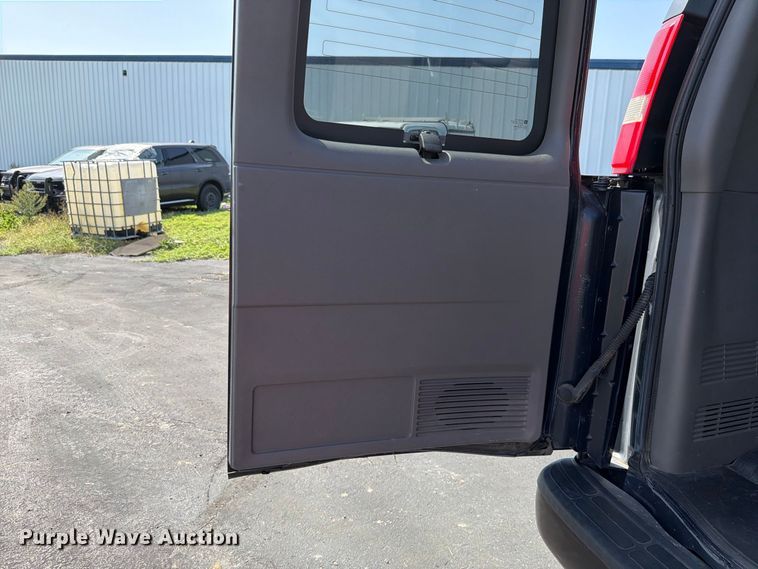 image for item FN1511 2013 Chevrolet Express G2500 van