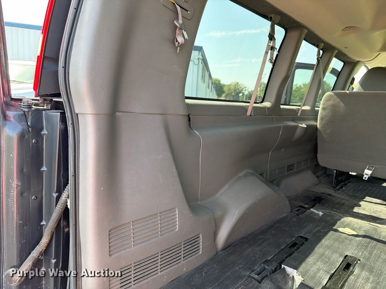 image for item FN1511 2013 Chevrolet Express G2500 van
