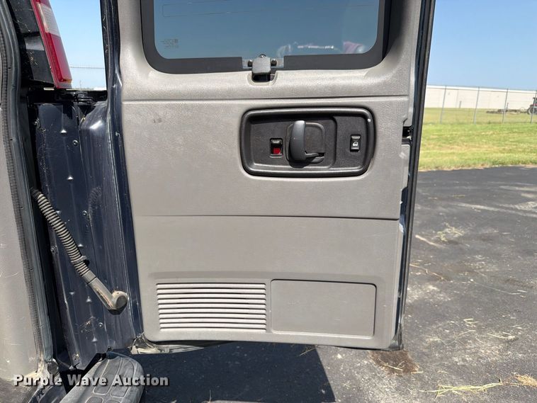 image for item FN1511 2013 Chevrolet Express G2500 van