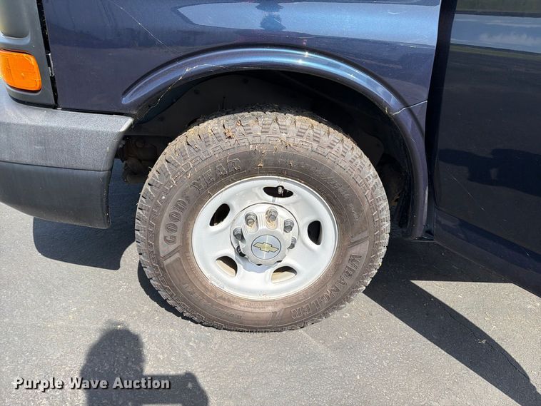 image for item FN1511 2013 Chevrolet Express G2500 van
