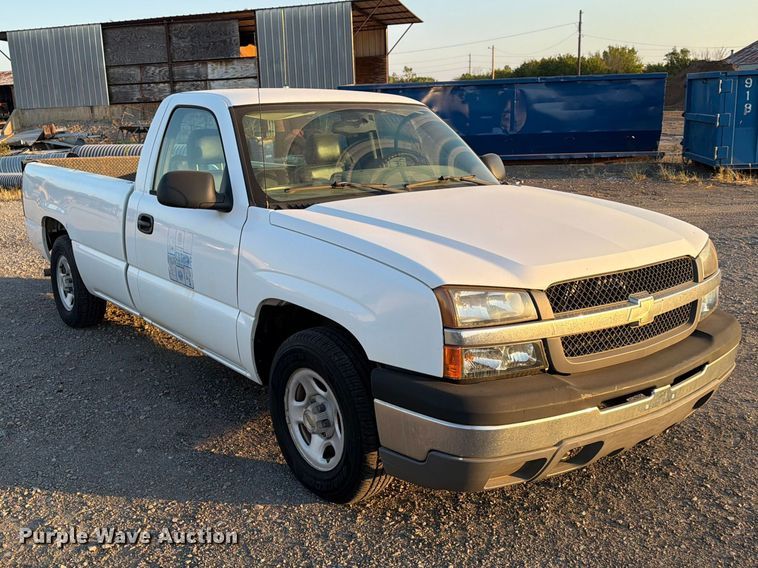 image for item FN2588 2004 Chevrolet Silverado pickup truck