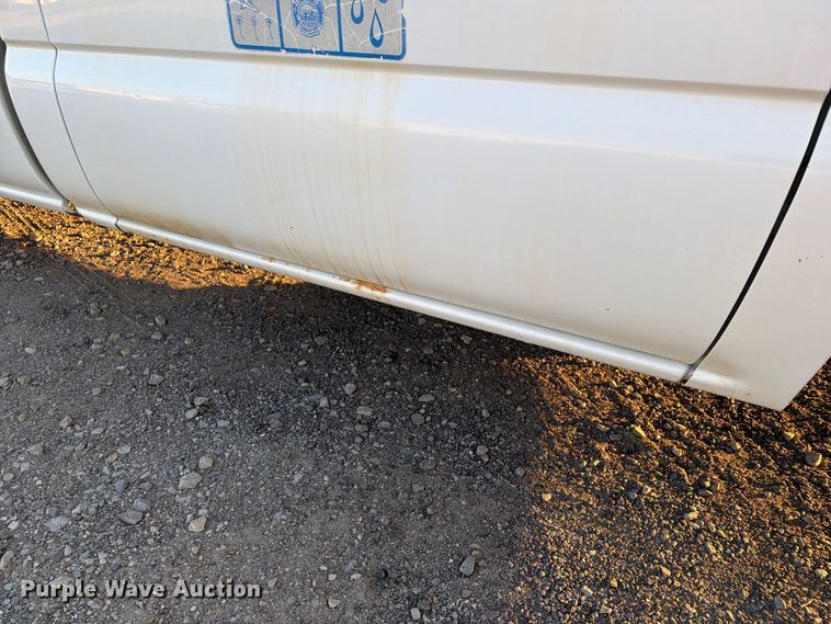 image for item FN2588 2004 Chevrolet Silverado pickup truck