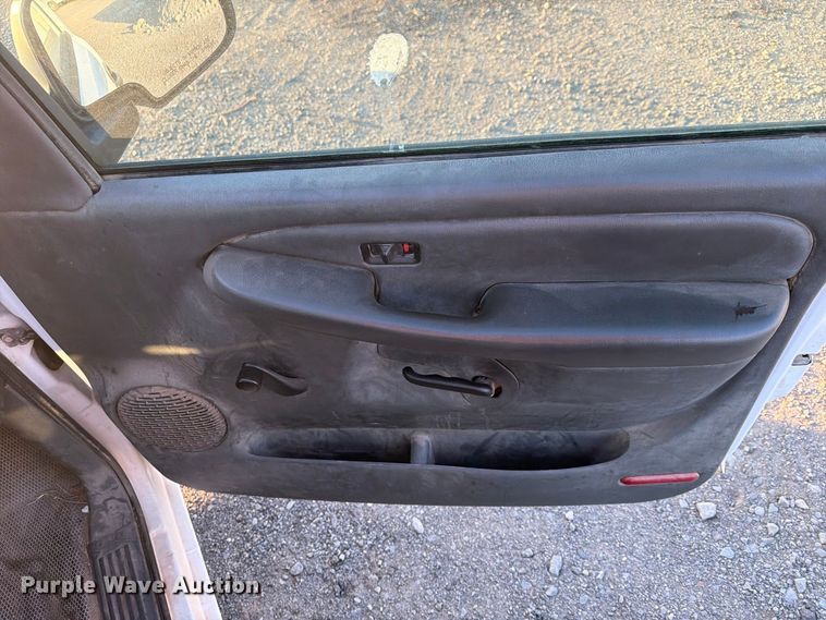 image for item FN2588 2004 Chevrolet Silverado pickup truck