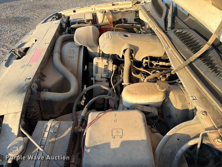 image for item FN2588 2004 Chevrolet Silverado pickup truck