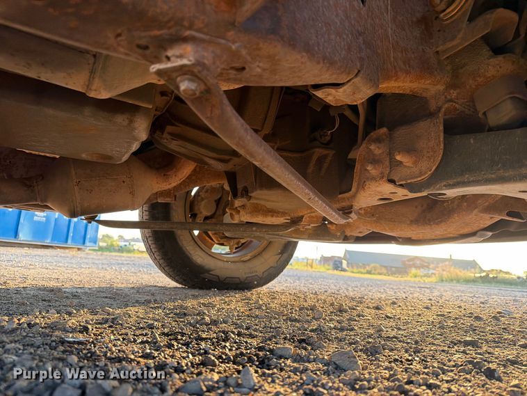 image for item FN2588 2004 Chevrolet Silverado pickup truck