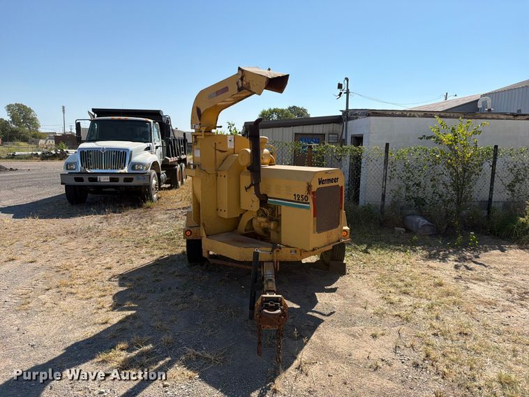 image for item FN2590 2024 Vermeer 1250BC wood chipper