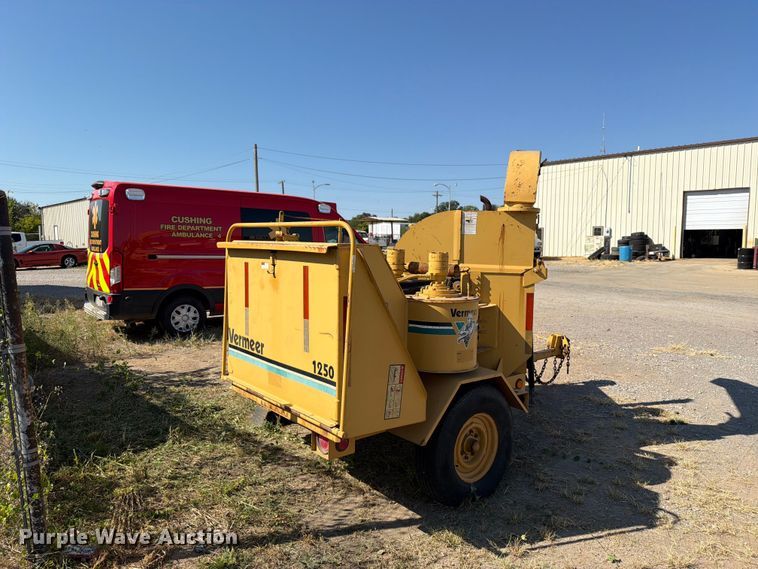 image for item FN2590 2024 Vermeer 1250BC wood chipper