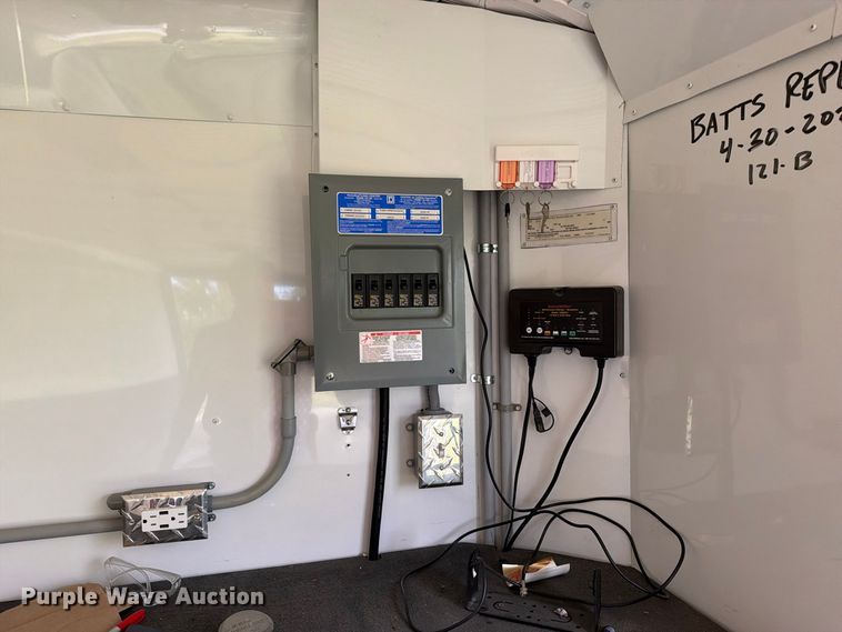 image for item FN5861 2009 Doolittle enclosed cargo trailer