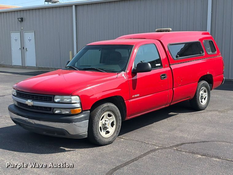 image for item FT6275 2001 Chevrolet Silverado 1500 pickup truck