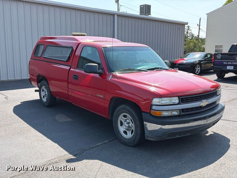 image for item FT6275 2001 Chevrolet Silverado 1500 pickup truck