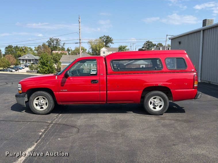 image for item FT6275 2001 Chevrolet Silverado 1500 pickup truck