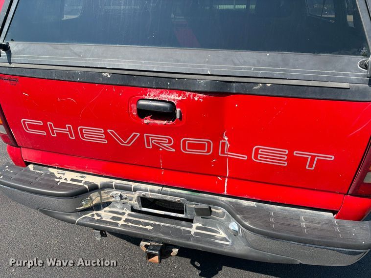 image for item FT6275 2001 Chevrolet Silverado 1500 pickup truck