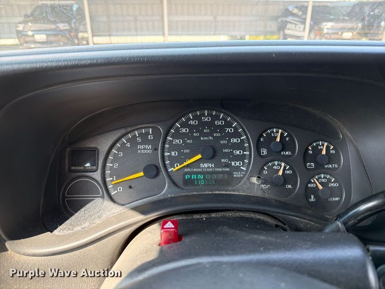 image for item FT6275 2001 Chevrolet Silverado 1500 pickup truck