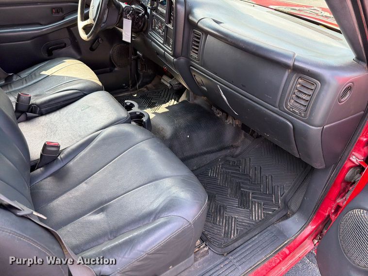 image for item FT6275 2001 Chevrolet Silverado 1500 pickup truck