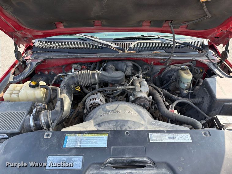 image for item FT6275 2001 Chevrolet Silverado 1500 pickup truck