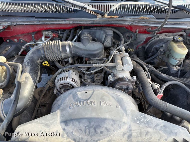 image for item FT6275 2001 Chevrolet Silverado 1500 pickup truck