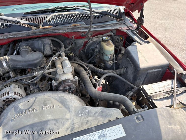 image for item FT6275 2001 Chevrolet Silverado 1500 pickup truck