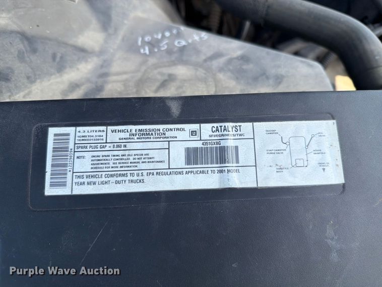image for item FT6275 2001 Chevrolet Silverado 1500 pickup truck