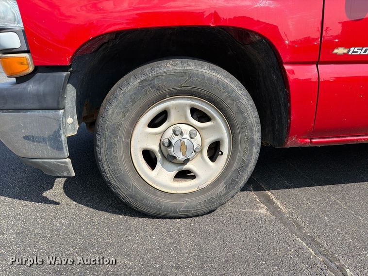 image for item FT6275 2001 Chevrolet Silverado 1500 pickup truck