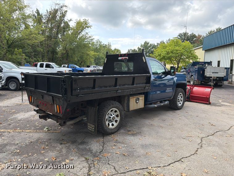 image for item FT6291 2015 Chevrolet Silverado 3500HD flatbed pickup truck