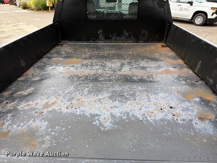 image for item FT6291 2015 Chevrolet Silverado 3500HD flatbed pickup truck