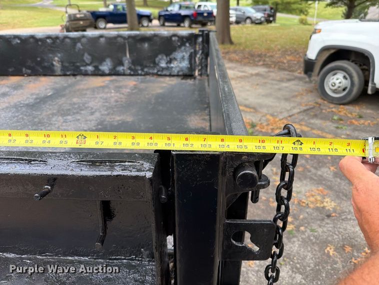 image for item FT6291 2015 Chevrolet Silverado 3500HD flatbed pickup truck
