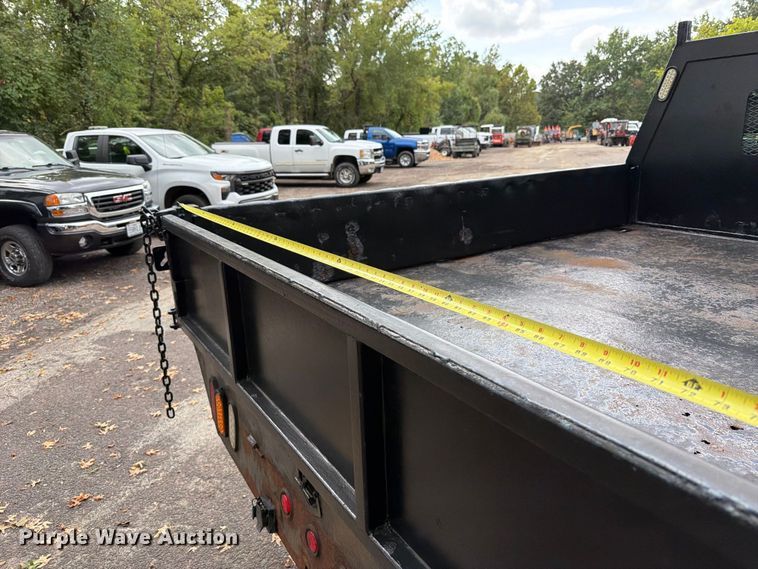 image for item FT6291 2015 Chevrolet Silverado 3500HD flatbed pickup truck