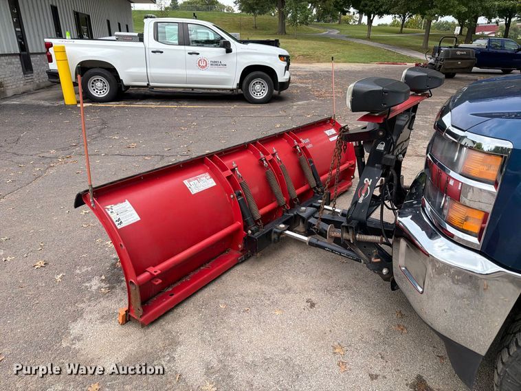 image for item FT6291 2015 Chevrolet Silverado 3500HD flatbed pickup truck